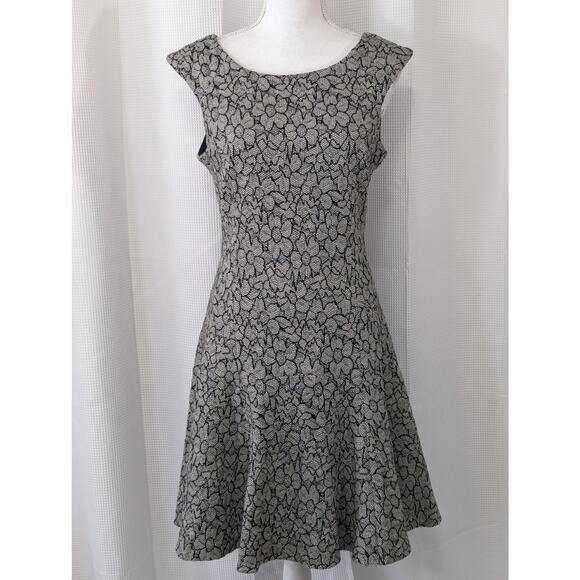 NANETTE LEPORE! FLOWER QUILTED, TEXTURED SWING SKIRTED DRESS, BLACK, CREAM! SZ 6 - Picture 2 of 9